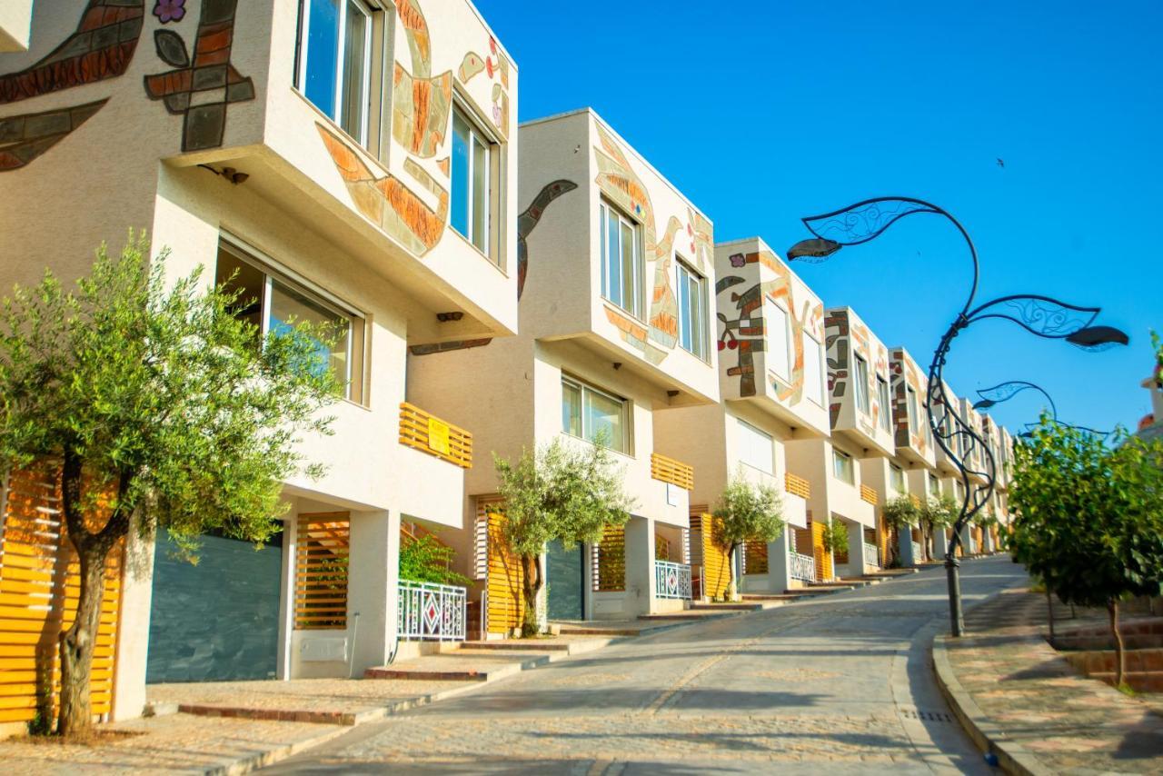 Arka Art Hotel Tirana Eksteriør billede Residential neighborhood in the city of Murcia