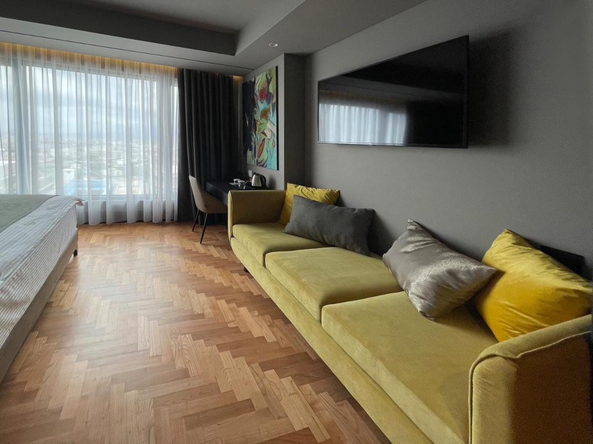 Arka Art Hotel Tirana Eksteriør billede A suite at the hotel