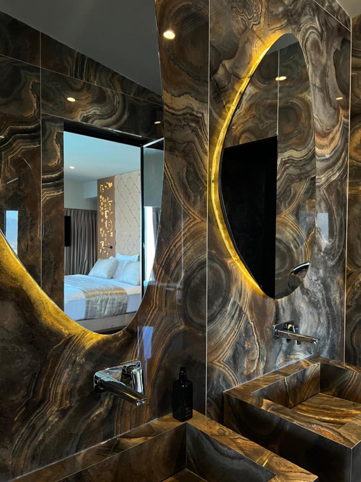 Arka Art Hotel Tirana Eksteriør billede Bathroom