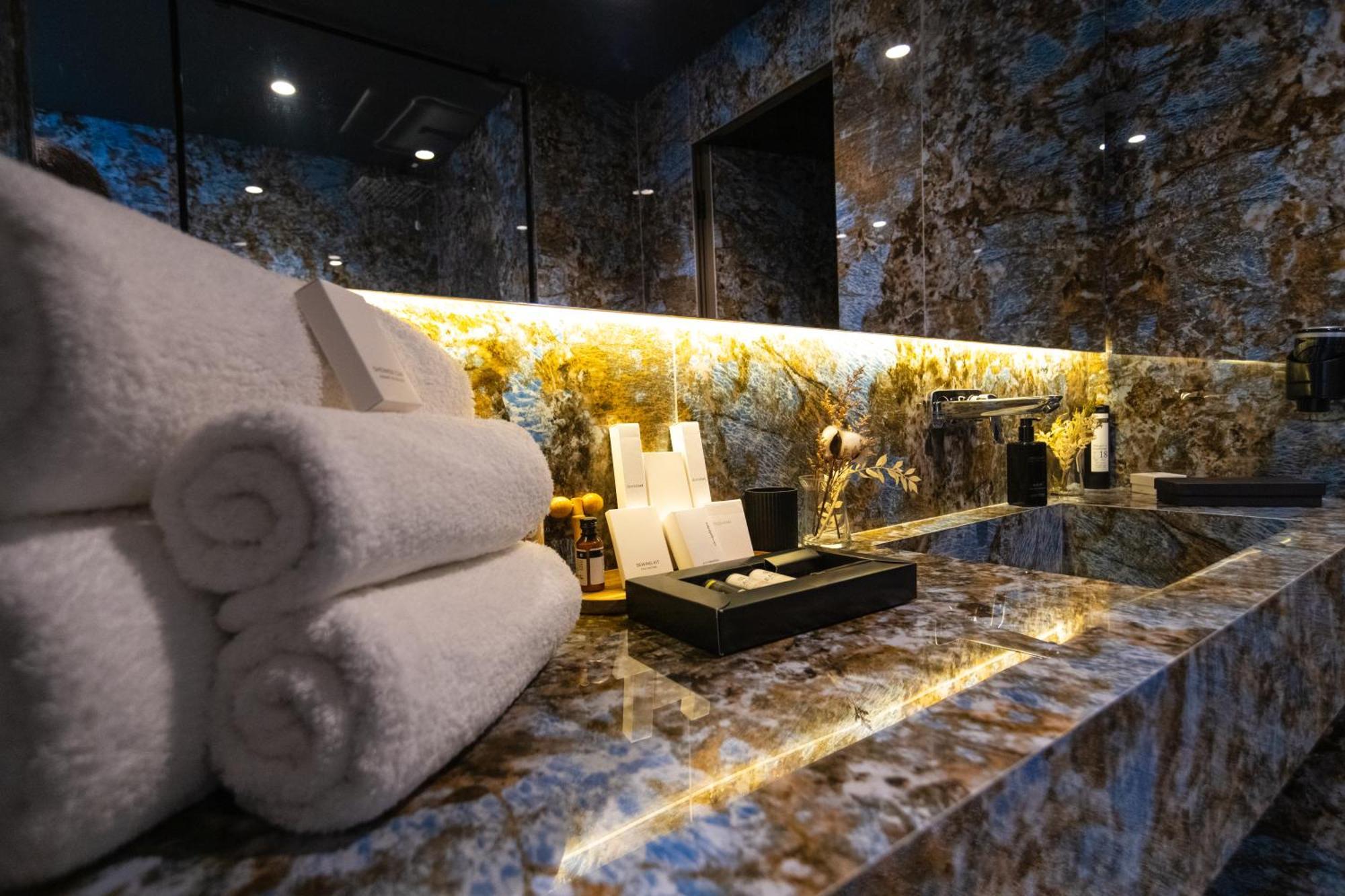 Arka Art Hotel Tirana Eksteriør billede Bathroom