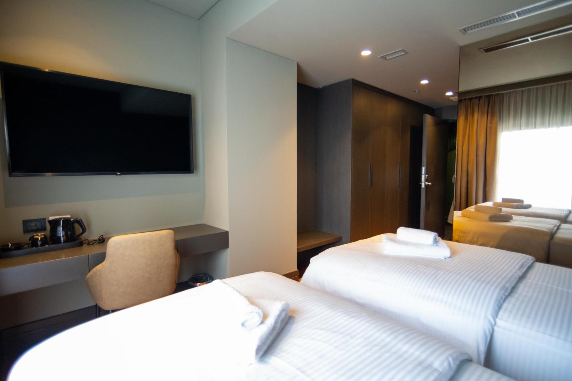 Arka Art Hotel Tirana Eksteriør billede Deluxe Room