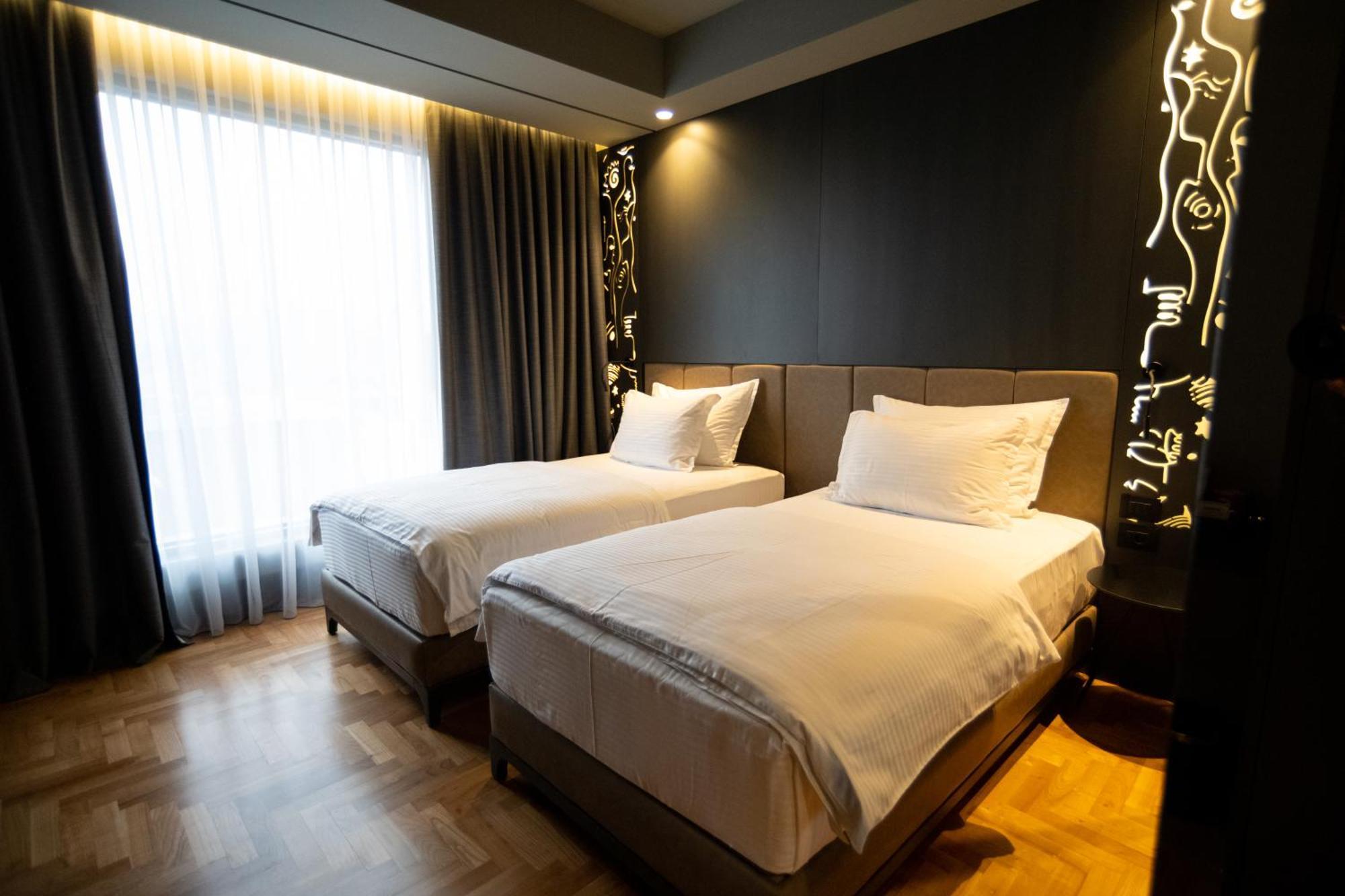 Arka Art Hotel Tirana Eksteriør billede Deluxe Twin Room